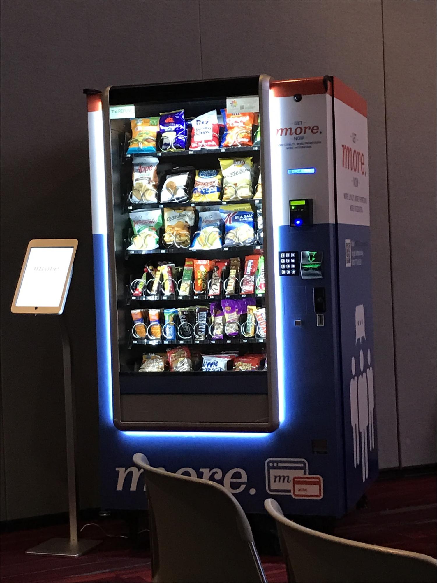 us-technologies-vending-machine-more-loyalty-program-with-apple-pay-and-urban-airship-mobile-wallet